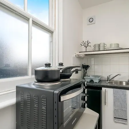 Heart Of Dalston- Trendy Compact Studio Flat Apartment