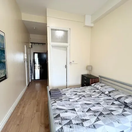 Comfy - Finchley Road *