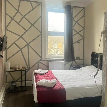 Hotel Saba And 3*