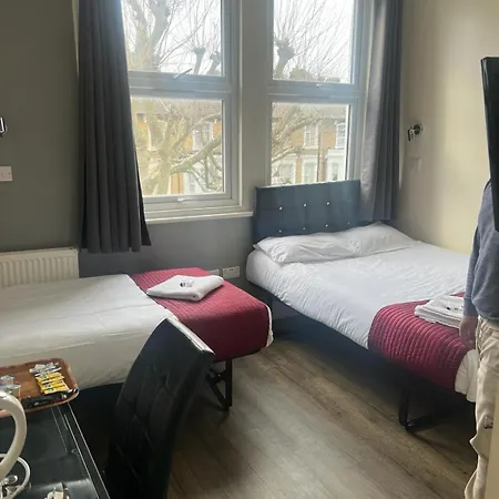 Hotel Saba And London