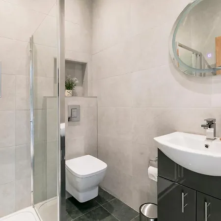 Apartment Modern Aptmt, 2 Stops To Central London, Smart Lock, Netflix Ealing