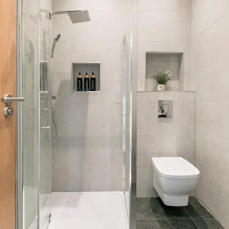 Modern Aptmt, 2 Stops To Central London, Smart Lock, Netflix Apartment *