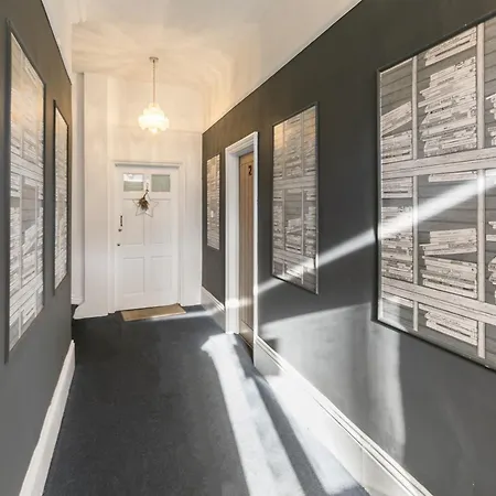 Apartment Modern Aptmt, 2 Stops To Central London, Smart Lock, Netflix *