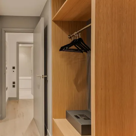 The Marloes Aparthotel 5*