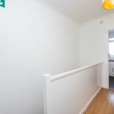 Trendy 4 Bed Near Vibrant Shoreditch W Balcony And Walking Distance To Tube
