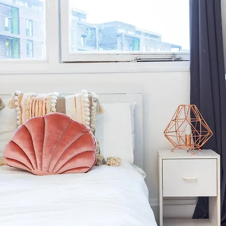 Apartment Trendy 4 Bed Near Vibrant Shoreditch W Balcony And Walking Distance To Tube