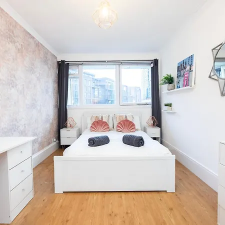 Trendy 4 Bed Near Vibrant Shoreditch W Balcony And Walking Distance To Tube *