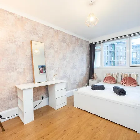 Trendy 4 Bed Near Vibrant Shoreditch W Balcony And Walking Distance To Tube