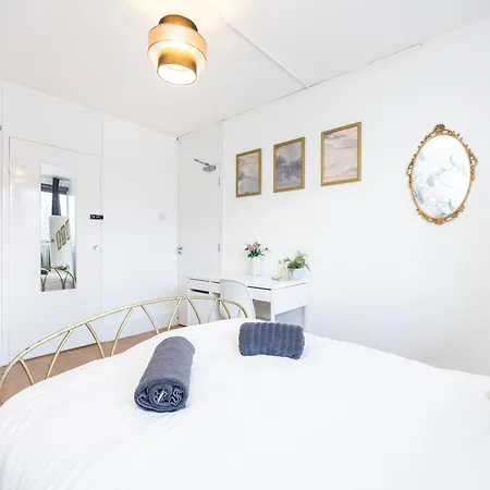 Apartment Trendy 4 Bed Near Vibrant Shoreditch W Balcony And Walking Distance To Tube