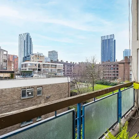 Trendy 4 Bed Near Vibrant Shoreditch W Balcony And Walking Distance To Tube Apartment