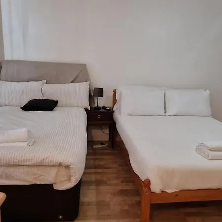 Urban Retreat Camberwell Zone 2 *