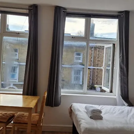 Urban Retreat Camberwell Zone 2 Apartment