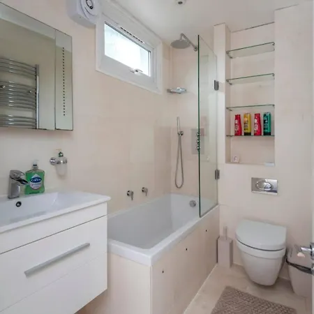 Ground Floor - Private Garden Apartment London
