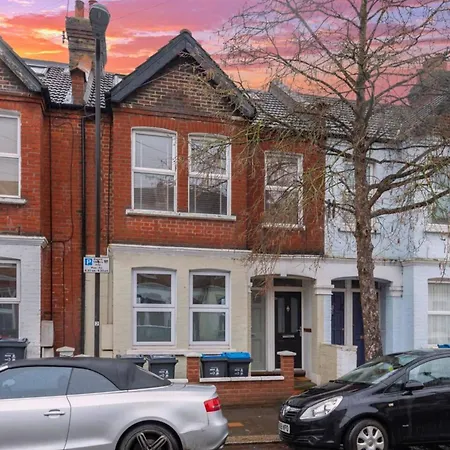 Ground Floor - Private Garden London