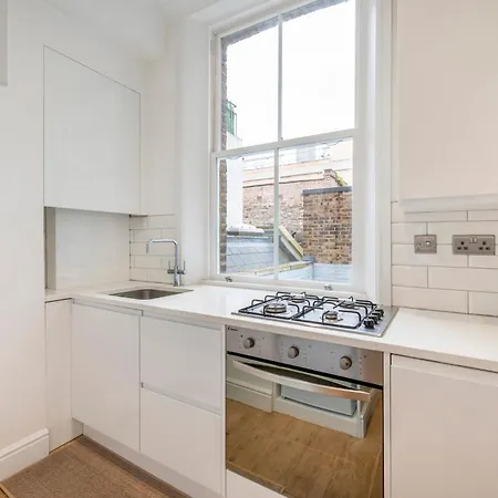 Apartment Charming 1 Bedroom Flat With Private Patio - West London, Kensington, Earl's Court, Chelsea