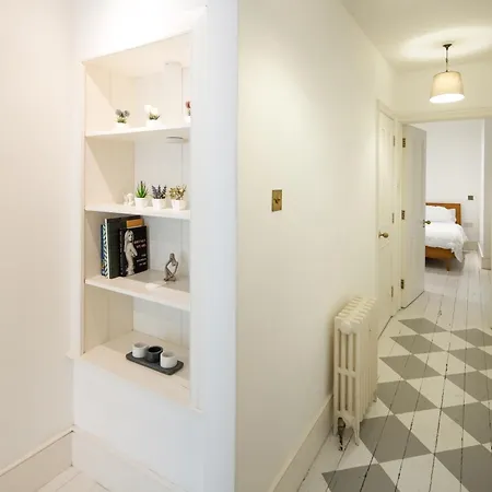 Apartment Charming 2-bed Flat In The Heart Of Nottinghill - Steps From Portobello Rd Market And Nottinghill Bookshop