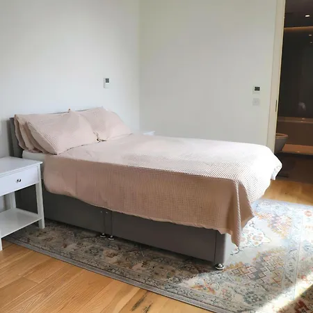 Apartment 2 Bedroom 2 Bathroom In Kings Cross Station London