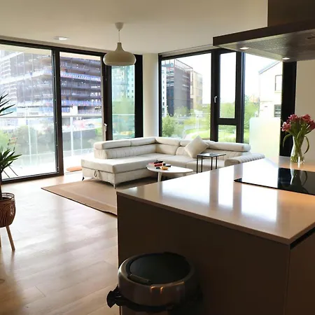 2 Bedroom 2 Bathroom In Kings Cross Station