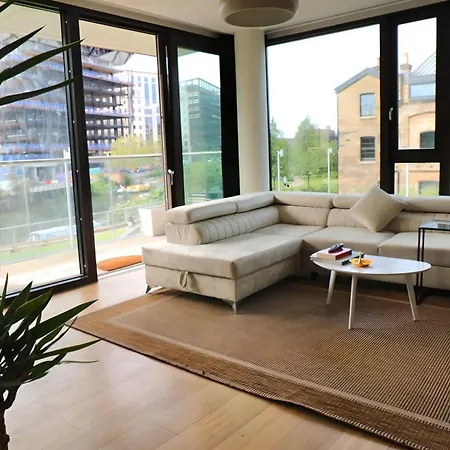 2 Bedroom 2 Bathroom In Kings Cross Station Apartment London