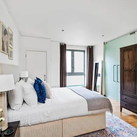 Hoxton Square - Urban Haven Apartment London