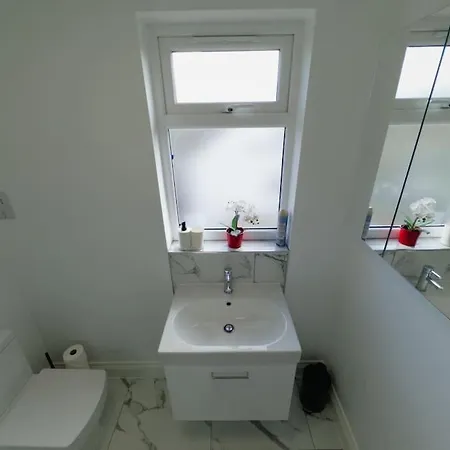 Apartament Ideal Loft 30min To Londyn