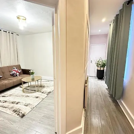 Lovely One Bedroom *