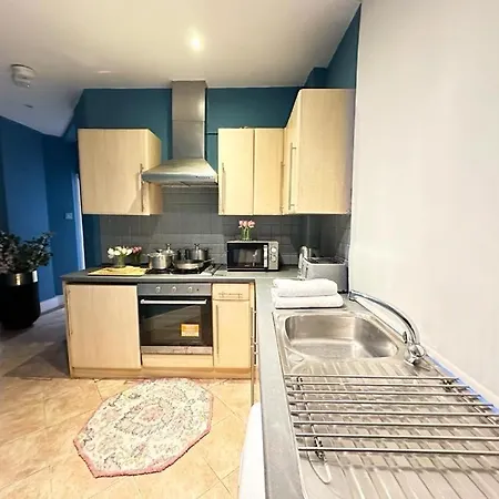 Apartment Lovely One Bedroom London