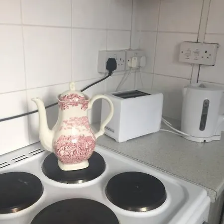 Carpe Diem Flat Near Zone 1 *