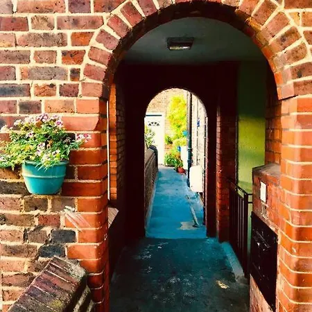 Carpe Diem Flat Near Zone 1