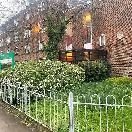 Golden Flat Next To Camden Town Apartment