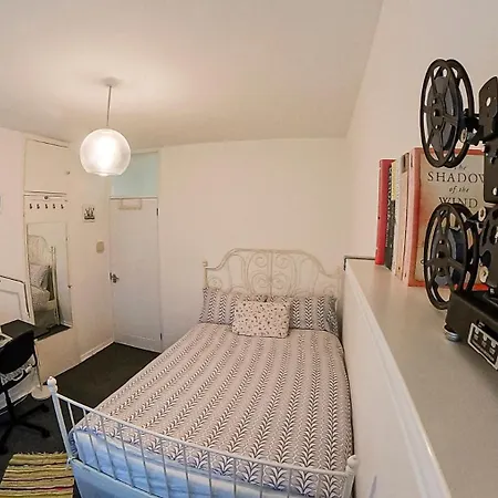 Centrally Located Comfortable In * London