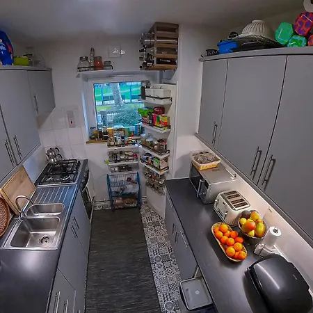 Homestay Centrally Located Comfortable In London