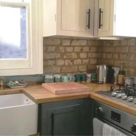 Charmante Mit Balkon * London