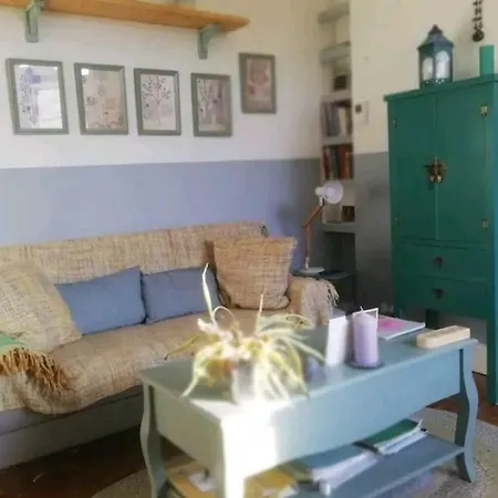 Charmante Mit Balkon Apartment *