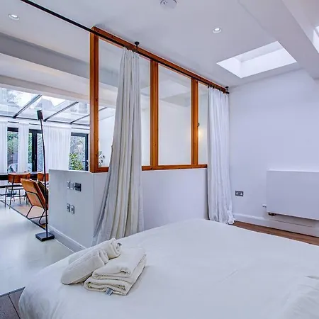 Bright And Airy 1br Unit Near Queen's Park Apartment *