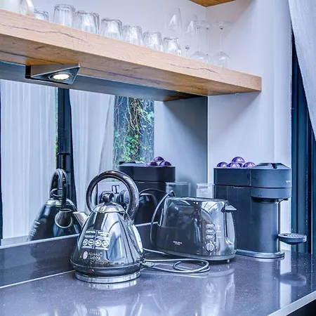 Bright And Airy 1br Unit Near Queen's Park * London
