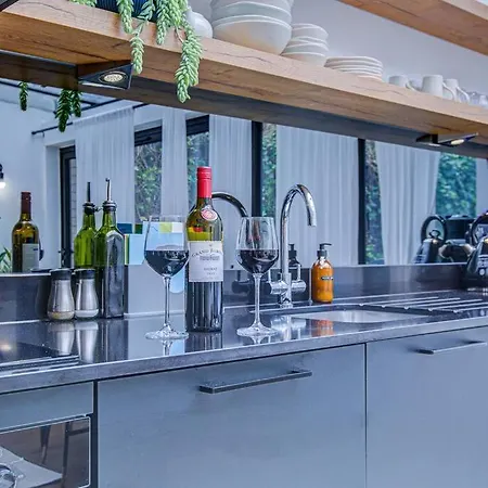 Apartment Bright And Airy 1br Unit Near Queen's Park *