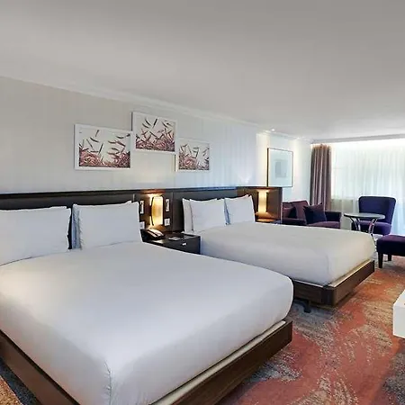 Hilton Hyde Park Hotel