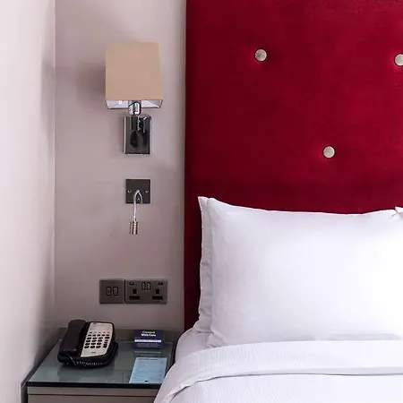 Szálloda Doubletree By Hilton - West End