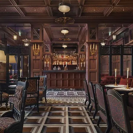 At Sloane Hotel