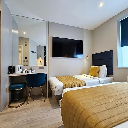 Nox Hyde Park 4*