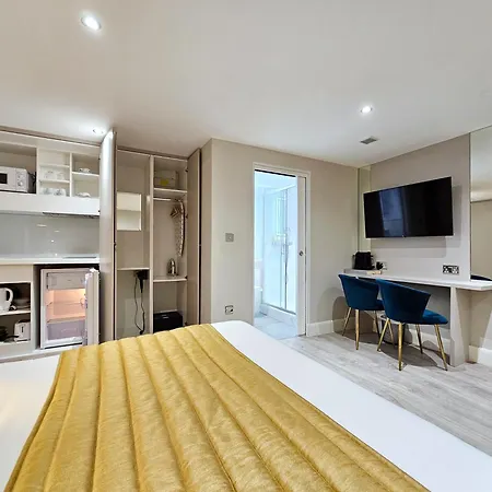 Nox Hyde Park 4*