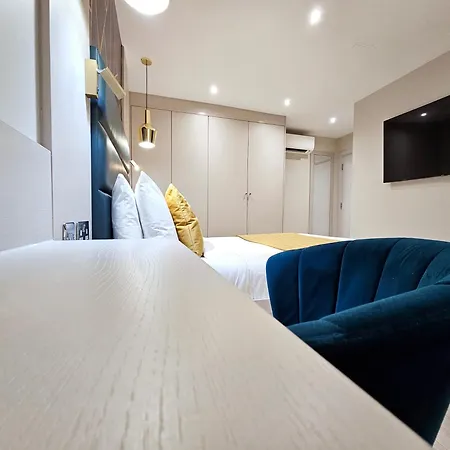 Nox Hyde Park 4*