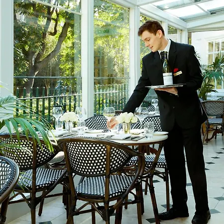 Hotel The Montague On The Gardens