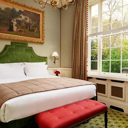 The Montague On The Gardens Hotel