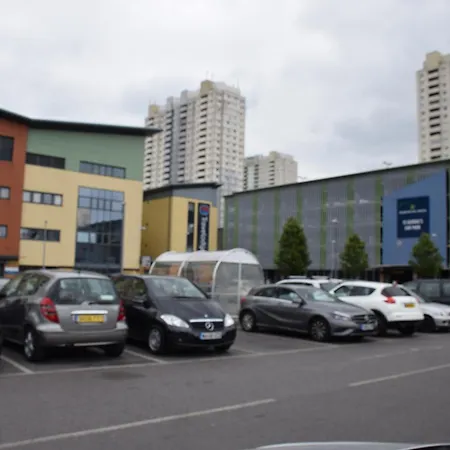 One Bedroom Flat, Granary Road