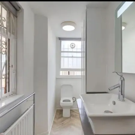 Charming Studio Apartment
