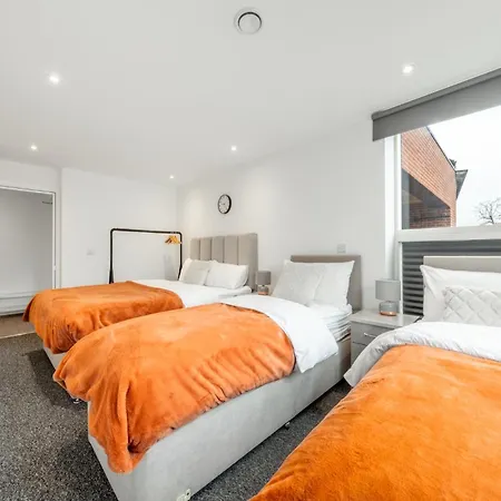 London Station Apartment
