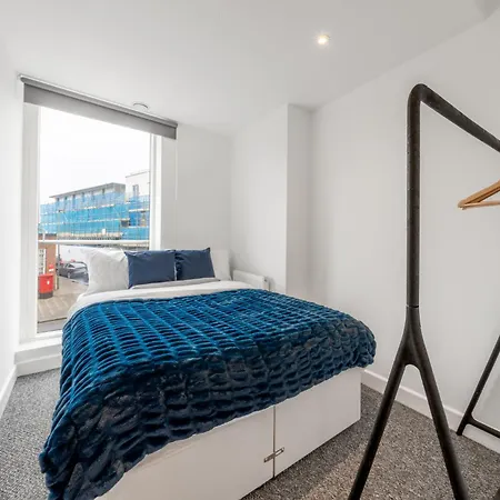 London Station Apartment