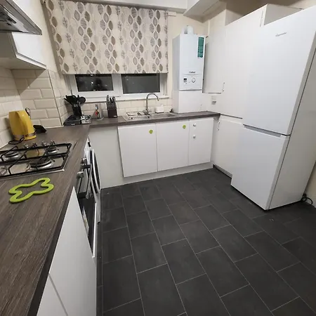 Apartment Garland Modern Spacious Flat, London